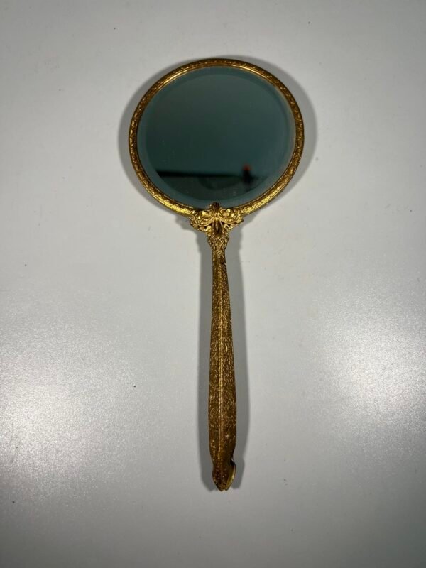 Veidrodėlis, veidrodis siuvinėtas prancūziškas. Ilgis 20 cm. Kaina 22