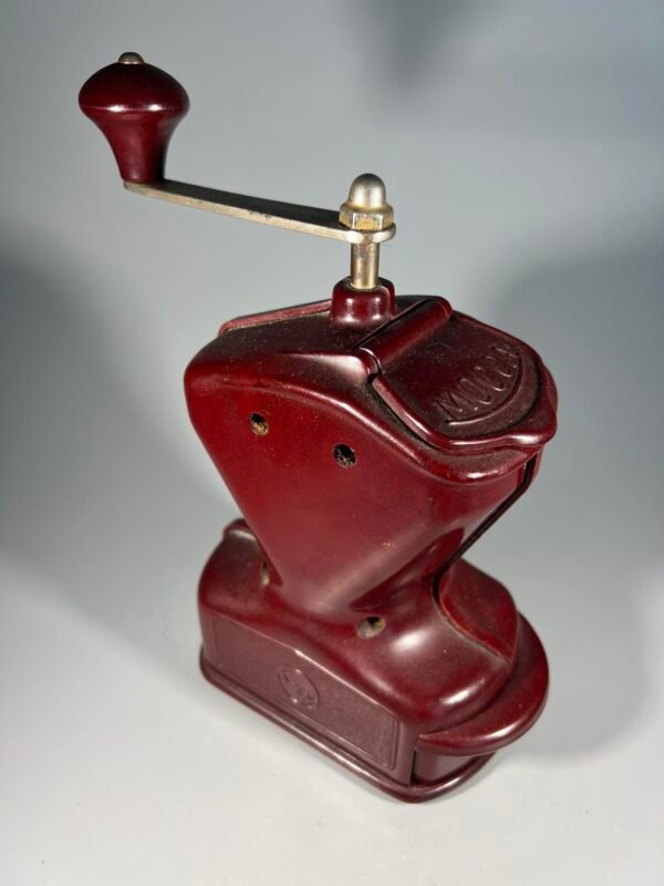 Kavamalė bakelitinė, antikvarinė, Kissing & Möllmann. Vokietija. 1930-1940 m. Kaina 78