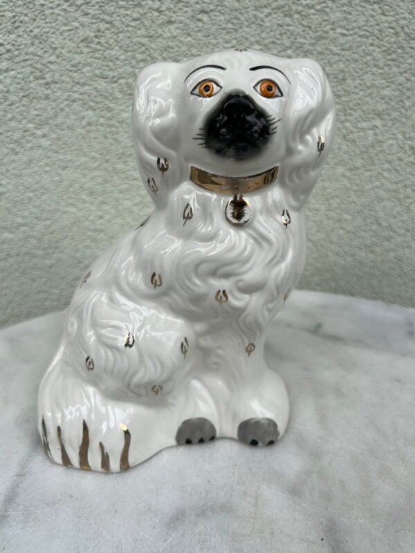 Statulėlė porcelianinė Šuo spanielis. Aukštis 21 cm. Beswick Old English Staffordshire Spaniel Dog. 1955 - 1989 m. Kaina 53
