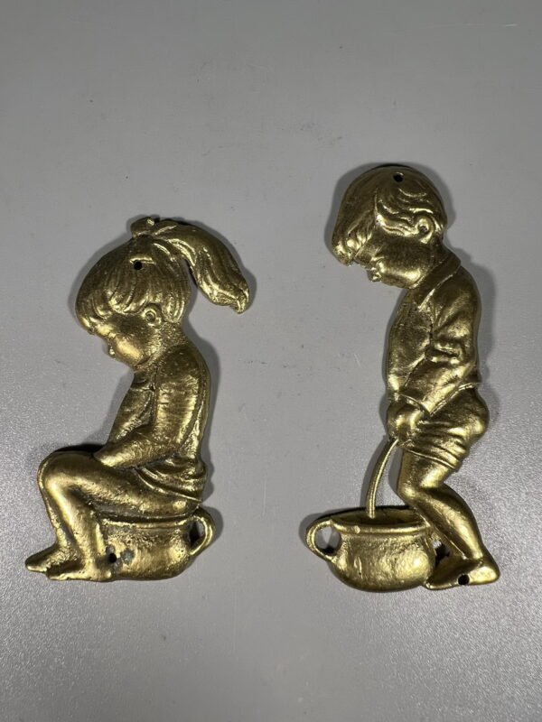 Ženklai bronziniai, informaciniai WC, tualeto, prancūziški. LIKO TIK MERGAITĖ. Kaina 26