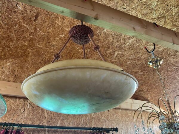 Šviestuvas alebastro pakabinamas, Art Deco stiliaus, antikvarinis. Kaina 187