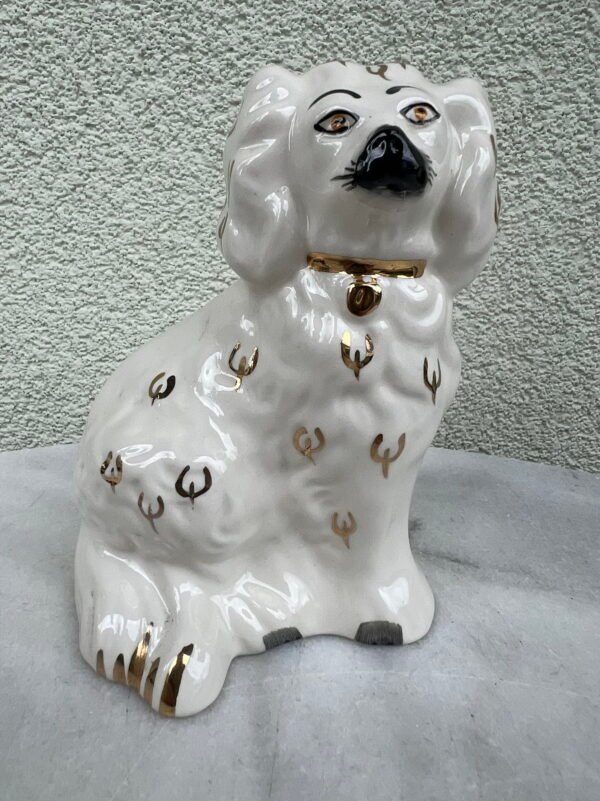 Statulėlė porcelianinė Šuo spanielis. Aukštis 15 cm. Beswick Old English Staffordshire Spaniel Dog. 1955 - 1989 m. Kaina 28