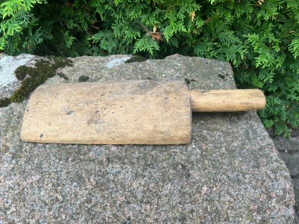 Kultuvė medinė, antikvarinė. Kaina 26