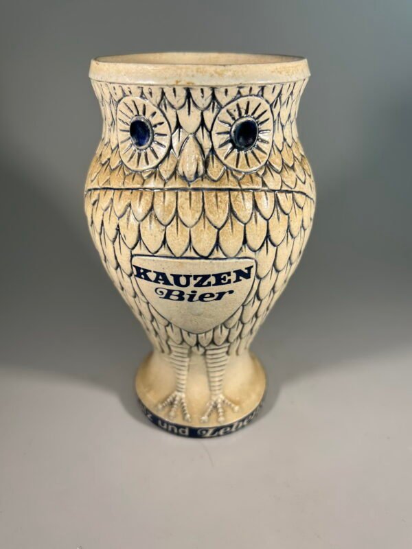 Bokalas Pelėda pilka akmens masės glazūra, vintažinis, vokiškas. Kaina 28