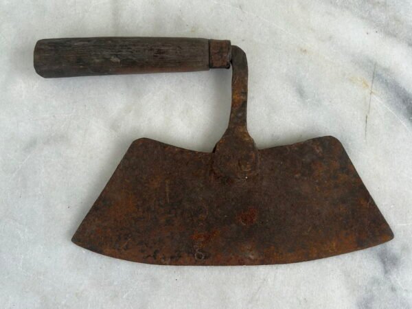 Kapoklė antikvarinė, kaltinė. Dzūkija. Kaina 33