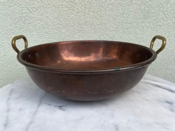 Dubuo, blūdas varinis su rankenomis, antikvarinis, storasienis. Svoris 3 kg. Kaina 118