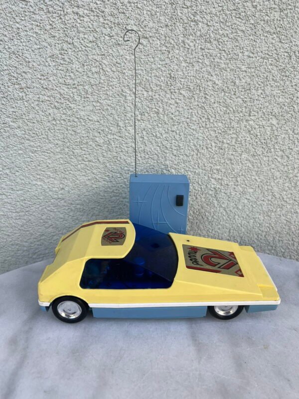 Mašinėlė, mašina sportinė su pultu sovietinė, tarybinių laikų. Veikianti. Kaina 83