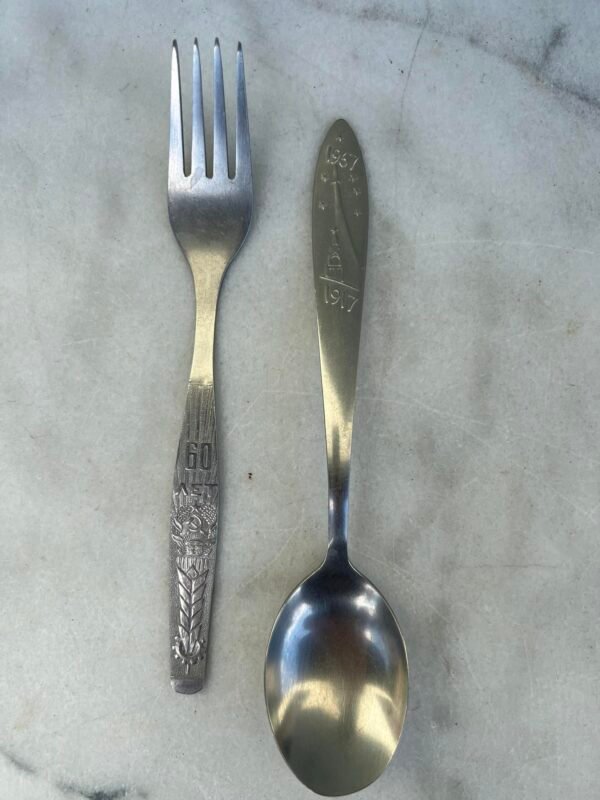 Stalo įrankiai tarybinių laikų, sovietiniai, propagandiniai. 2 vnt. Kaina po 6