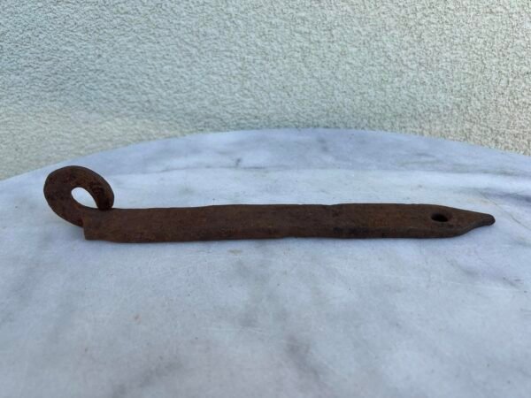 Durų skląstis kaltinis, liaudiškas, antikvarinis. Kaina 13