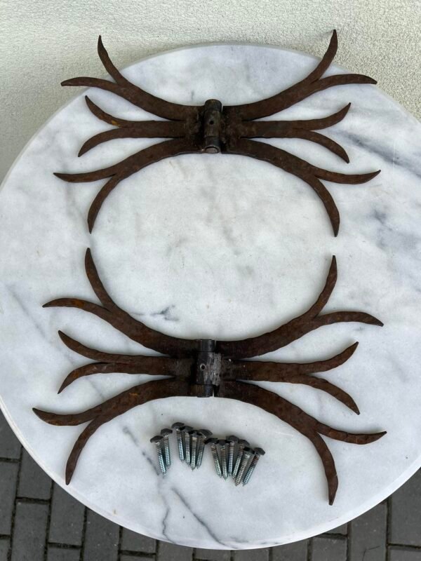 Lankstai kaltiniai, antikvarinio stiliaus. Komplektas. Kaina 68