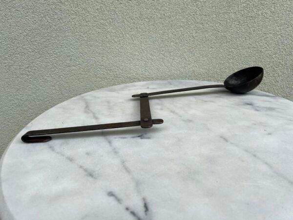 Samtis antikvarinis, kaltinis, sulankstoma rankena, kariškas. Svoris 500 g. Kaina 88