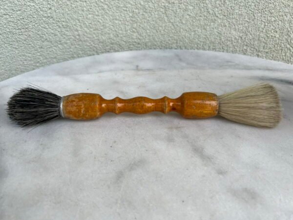 Šepetėlis dvigubas skutimuisi, antikvarinis. Kaina 37