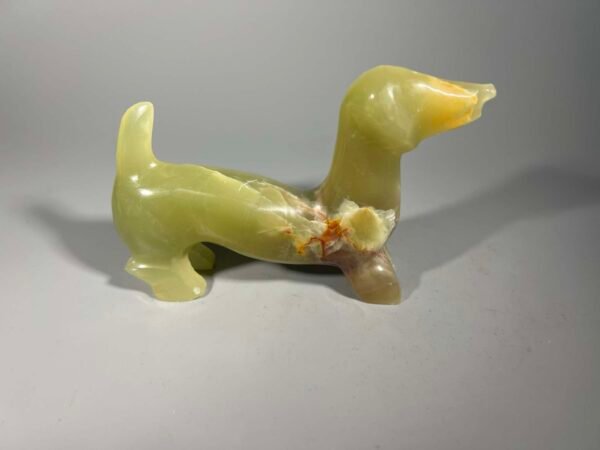 Statulėlė šuo Taksas žaliojo onikso akmens, vintažinė. 1970 m. Kaina 23