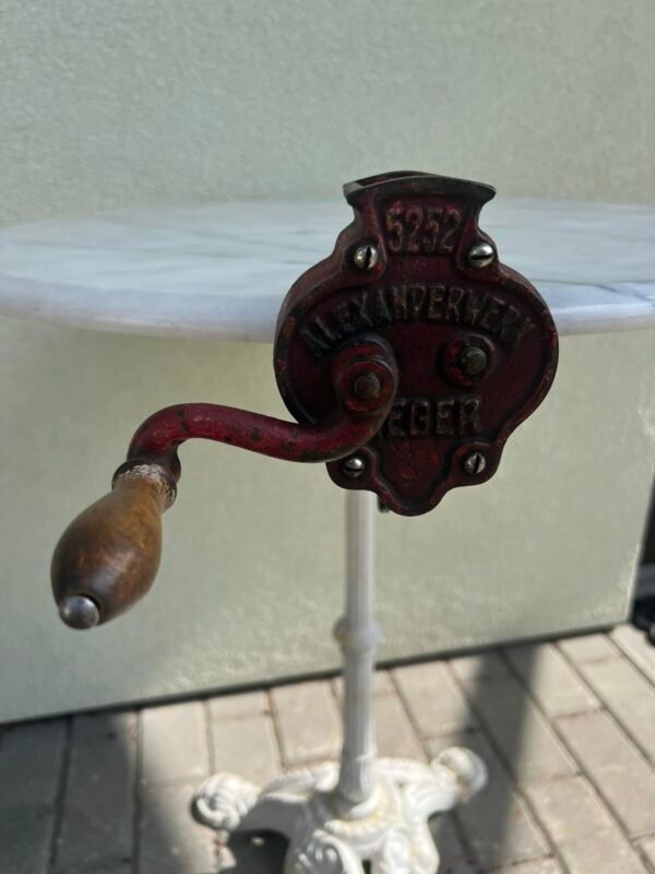 Pjaustyklė antikvarinė daržovėms Alexanderwerk. Veikianti. Kaina 28