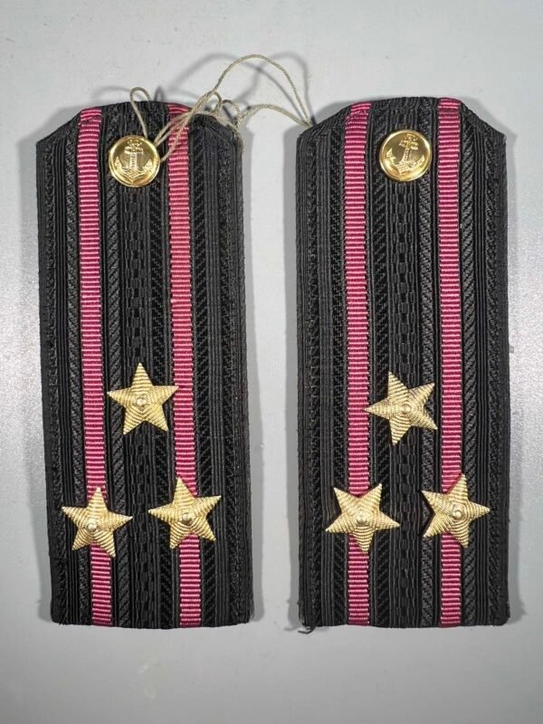 Antpečiai, antsiuvai, pagonai kariški sovietiniai, tarybinių laikų. Jūrų laivynas. 1965 m. Kaina 24 už abu.