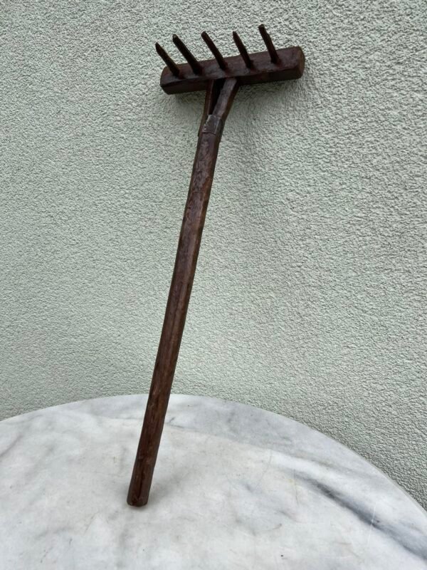 Grėbliukas, grėblys medinis, antikvarinis. Kaina 33