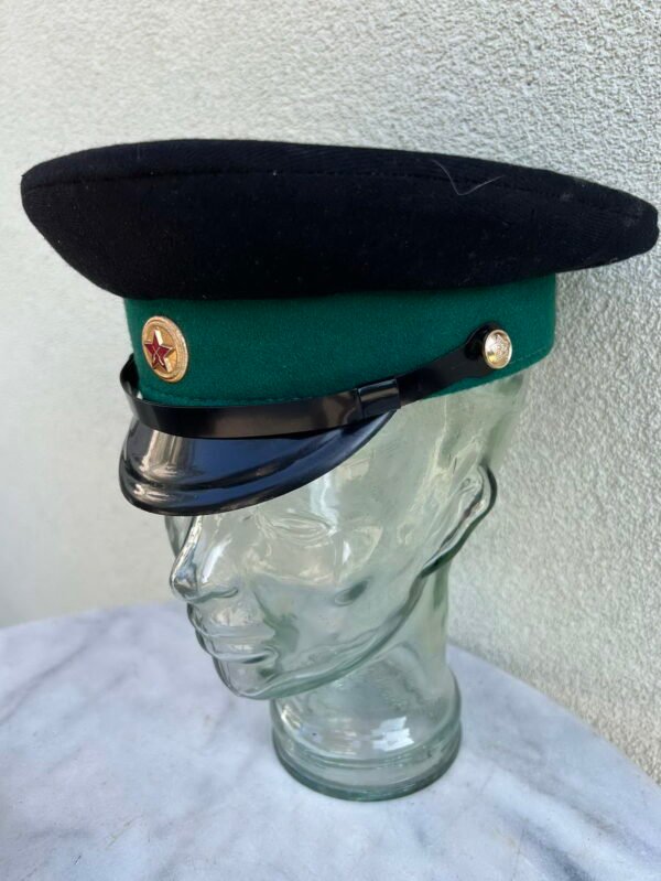 Kepurė uniforminė, kariška, tarybinių laikų. Dydis 58. Kaina 43