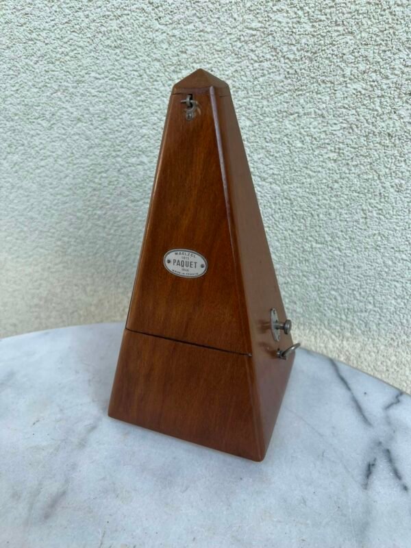 Metronomas antikvarinis, mechaninis, prisukamas, prancūziškas Maelzel Paquet. Made in France. 1815-1846. Kaina 148