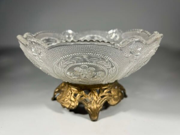 Vaisinė, saldaininė vaza antikvarinė, prancūziška. Kaina 87