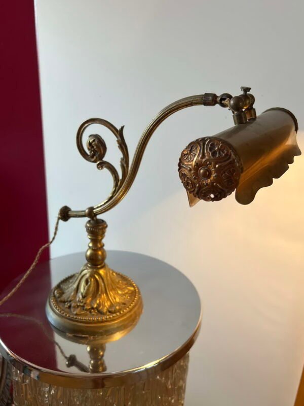 Šviestuvas prancūziškas stalinis, kabinetinis, pianino, fortepijono, Art Nouveau stiliaus, antikvarinis. 1910-1920 m. Veikiantis. Kaina 328