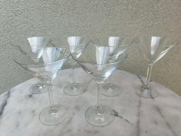 Taurės Martiniui, martinio krištolo stiklo vintažinės, vokiškos. Talpa 230 ml. 6 vnt. Kaina po 13