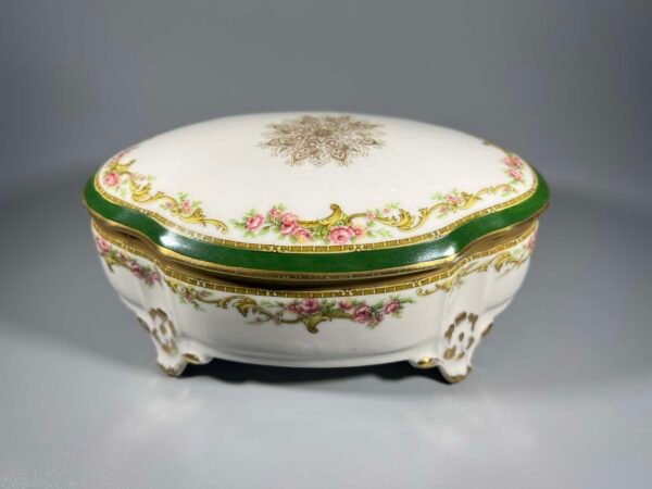 Dėžutė papuošalų porcelianinė, antikvarinė, prancūziška, B.S. Limoges France. Kaina 43