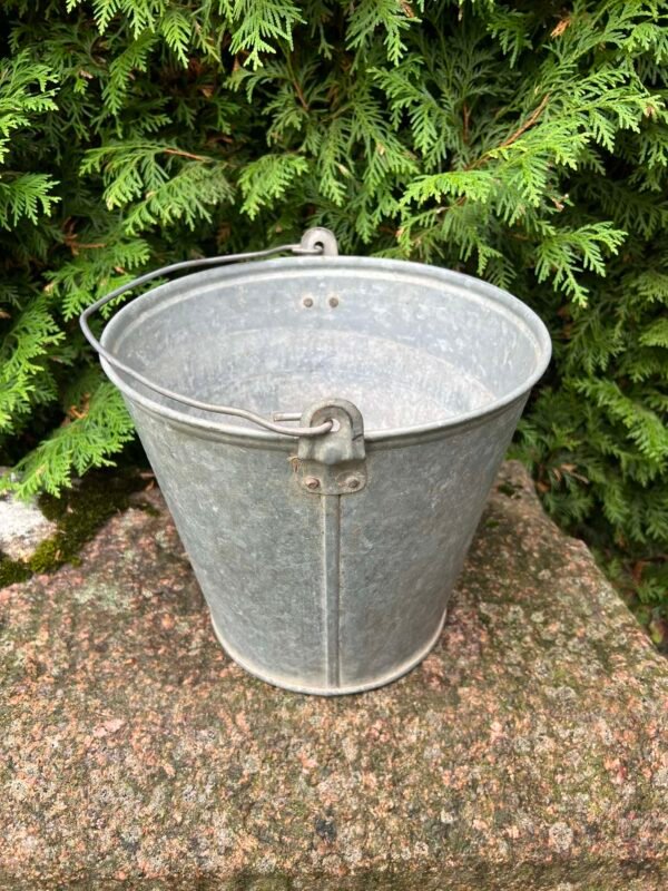 Kibiras sovietinis, tarybinių laikų, nekiauras. Talpa 8 l. Kaina 16