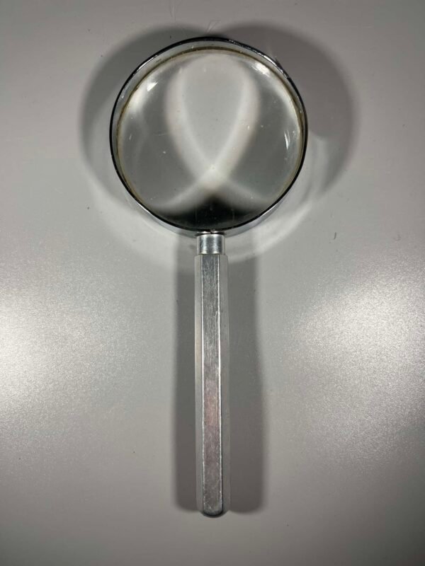 Didinamasis, padidinimo stiklas, lupa, metalinis, vintažinis, puikiai didinantis, prancūziškas. Kaina 32