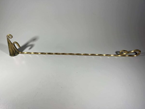 Žvakėms gesinti žalvarinis. Kaina po 28