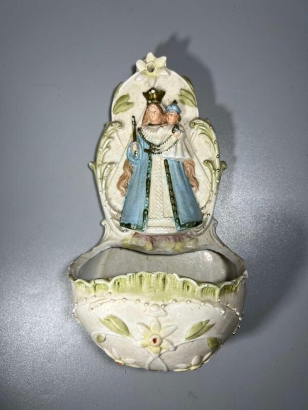 Lakunka (šventinto vandens indas) porcelianinė, antikvarinė. Kaina 53