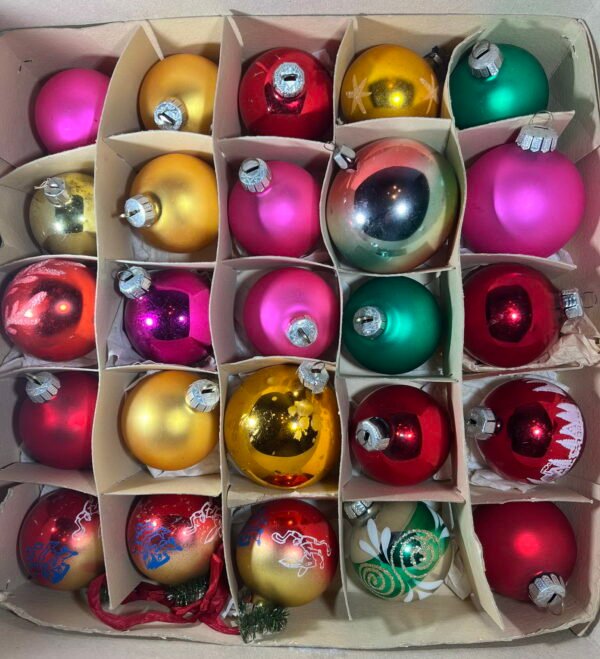 Eglutės žaisliukai stikliniai Burbulai. Kaina po 4