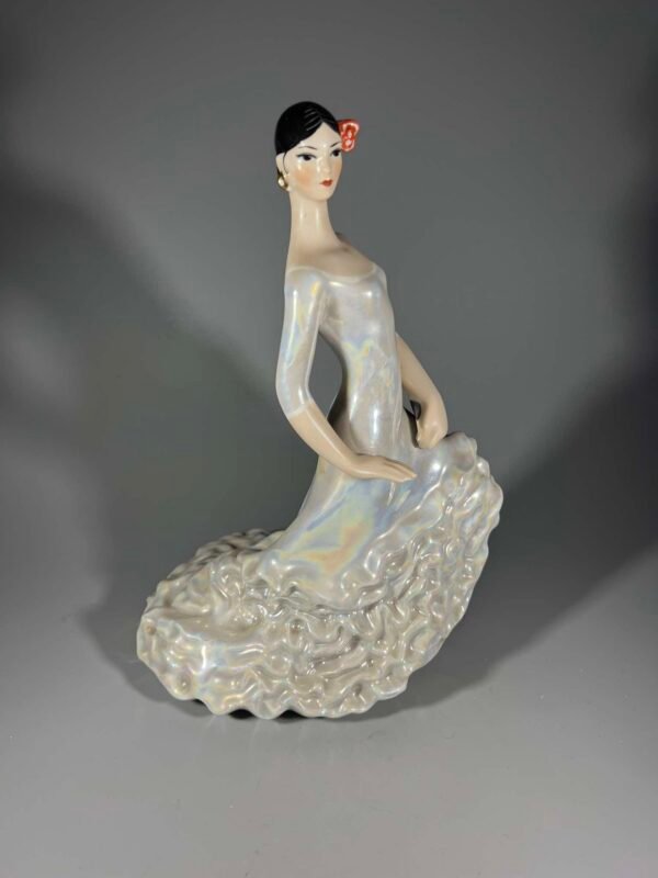 Statulėlė Karmen šokėja porcelianinė, tarybinių laikų. Kaina 68
