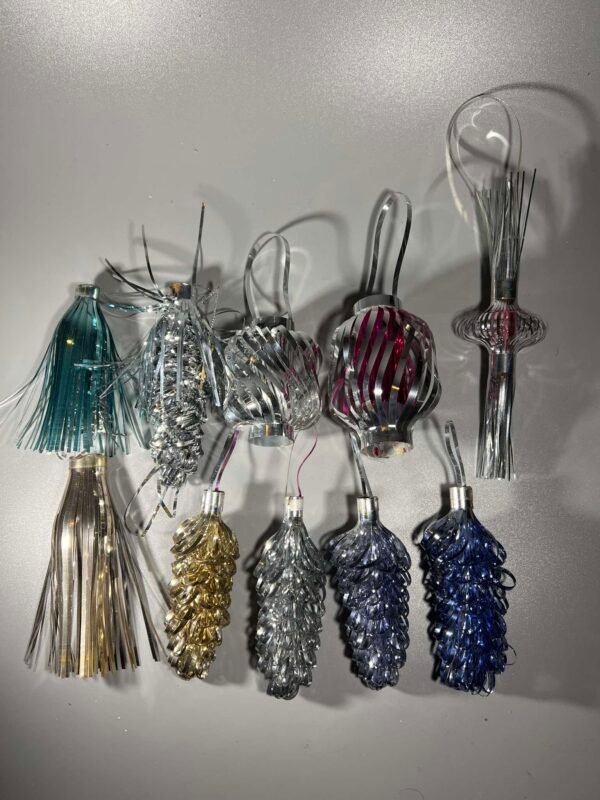 Eglutės papuošimai, žaisliukai tarybinių laikų. PARDUOTI: pirmoje ir antroje eilėje paskutiniai. Kaina po 3