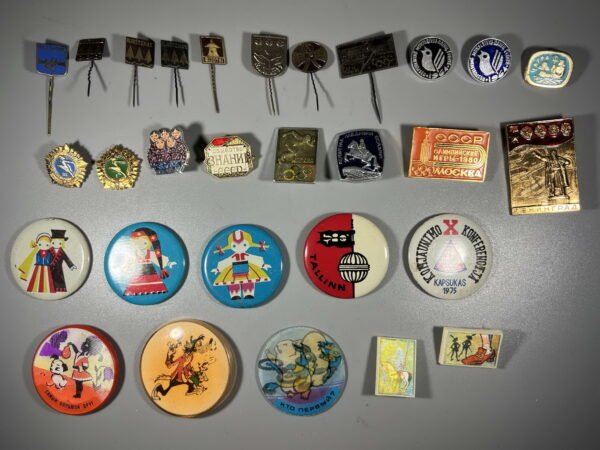 Ženkleliai sovietiniai, tarybinių laikų. 28 vnt. Kaina 12 už visus.