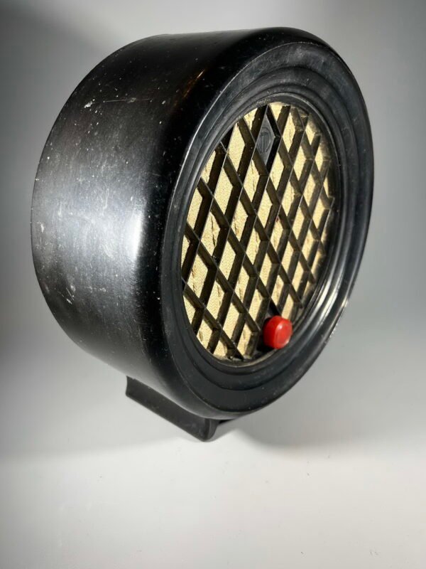 Radijo taškas-abonementinis garsiakalbis, pagamintas 1959 m. Rygos elektromechanikos fabrikas. Kaina 83