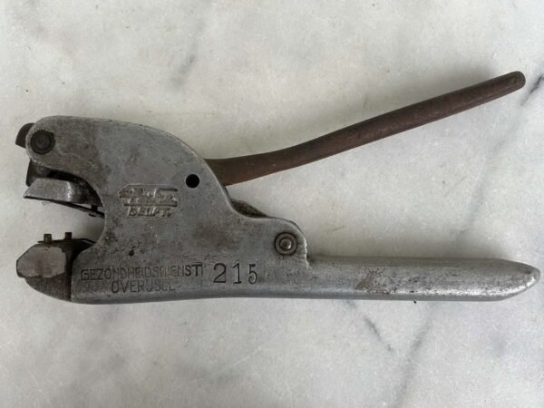 Įrankis mechaninis, antikvarinis, vokiškas. Kaina 38