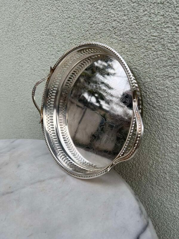 Padėklas su rankenomis apvalus. Scandia Present Sweden. Kaina 43