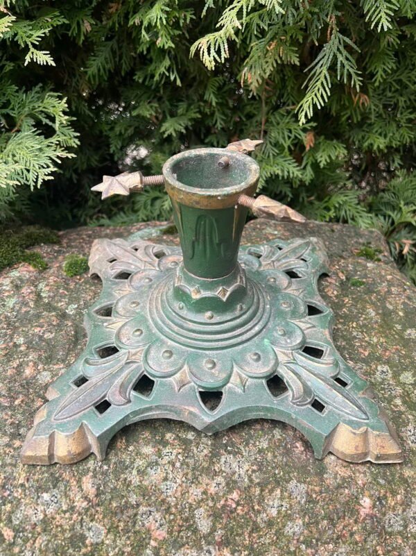 Eglės, Kalėdinės eglutės stovas ketaus, špižinis, antikvarinis. Kaina 87