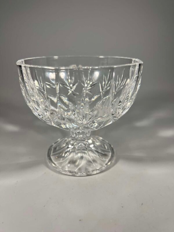 Saldaininė, krištolinis indas. Kaina 13