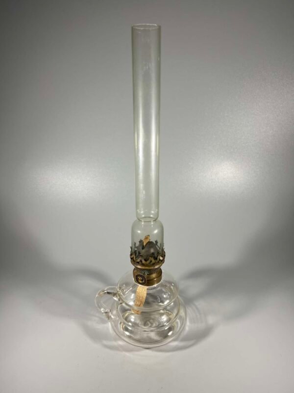 Žibalinė lempa antikvarinė, pastatoma, su rankena. Kaina 68