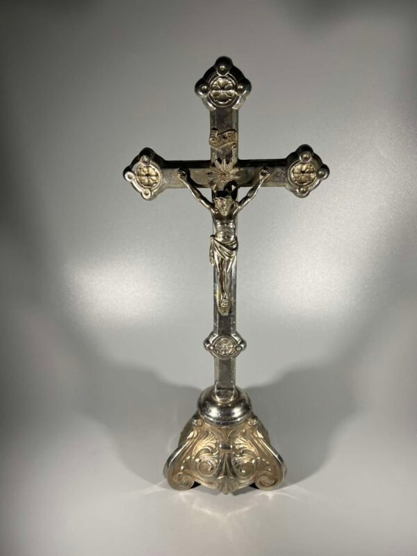 Kryžius, nukryžiuotasis pastatomas, antikvarinis. Kaina 68