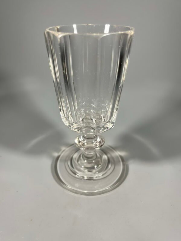 Taurė, taurelė, lafitnik, stikliukas, antikvarinė. Talpa 80 ml. Kaina 36