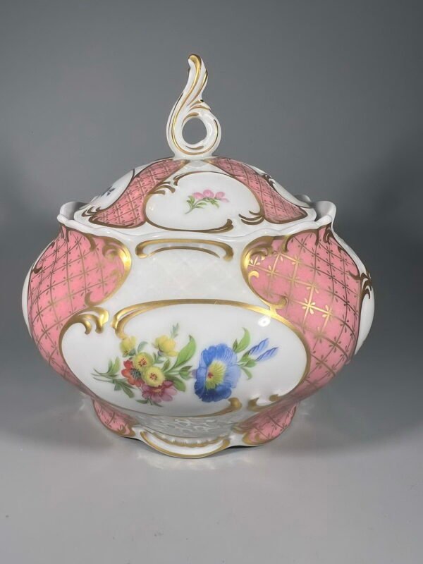 Cukrinė, indas su dangčiu porcelianinė, vintažinė, vokiška, tapyta LINDNER KUEPS BAVARIA Prinzess Rose. Kaina 68