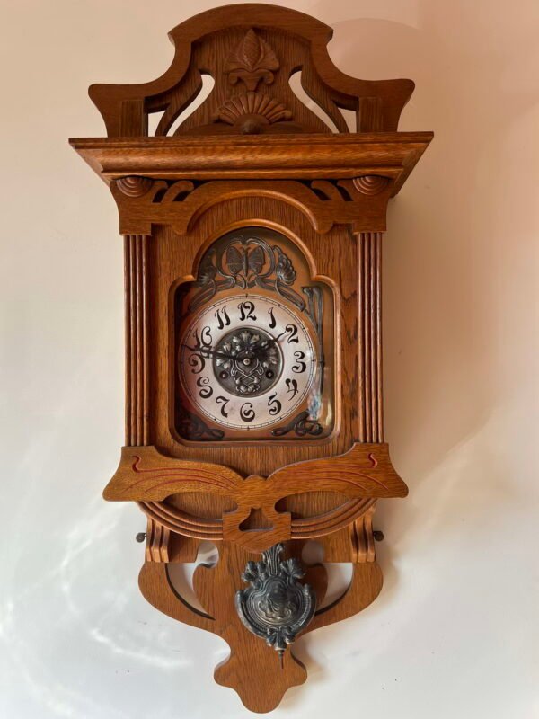 Laikrodis antikvarinis, Art Nouveau stiliaus, Junghans, sieninis, pakabinamas. Veikiantis. Kaina 238