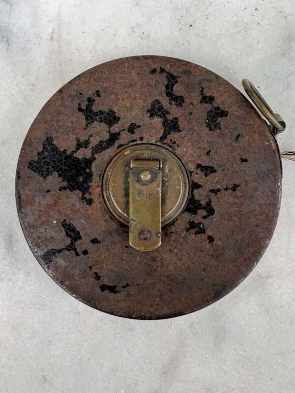 Ruletė, metras (20 metrų), skardinis, antikvarinis. Kaina 23