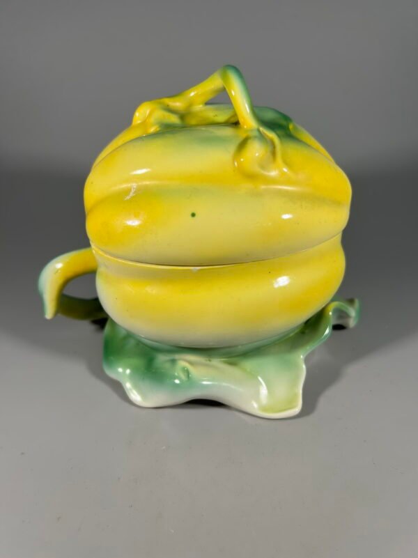 Sviestinė, dėžutė Moliūgas, porcelianinė, porceliano fabrikas Gorodnitsa. Шкатулка. Маслёнка. Тыква. ГФЗ. 1960 m. Kaina 68