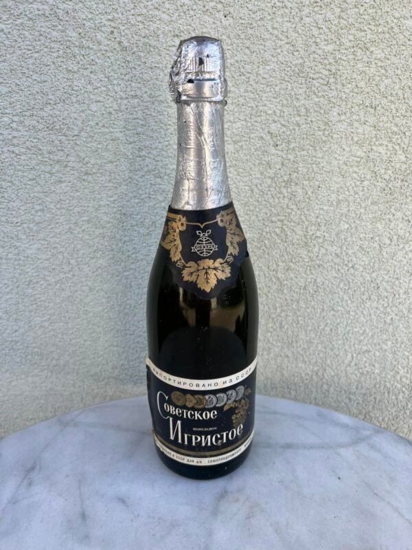 Butelis Putojantis vynas, Sovetskoje Igristoje, Советское Игристое шампанское, sovietinis, tarybinių laikų. Kaina 43