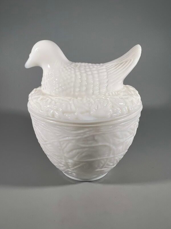 Indas, dėžutė Paukštis, pieno stiklo, vintažinis, prancūziškas AVON. Kaina 33