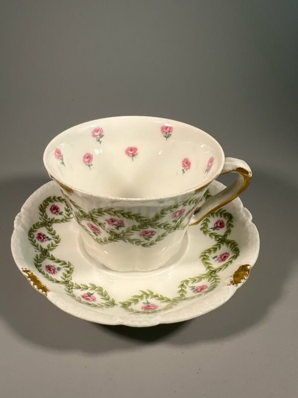 Puodelis su lėkštute porcelianinis, antikvarinis, prancūziškas Theodore Haviland Limoges FRANCE Patent applied for. 1894-1914 m. 80 ml, espresso. Kaina 13