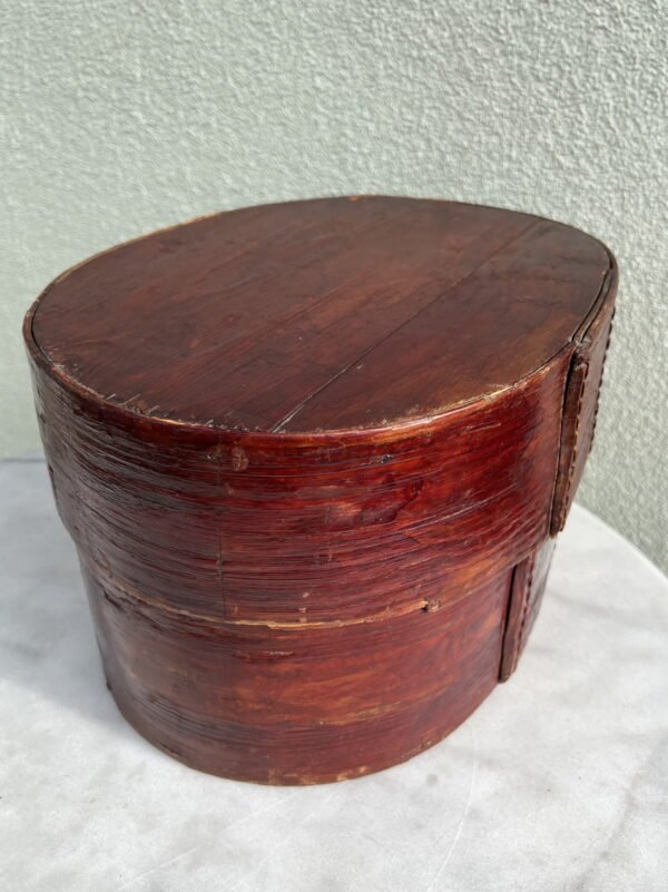 Dėžė, dėžutė beržo tošies antikvarinė tvirtinta žasies plunksna. Marijampolės r. Kaina 63